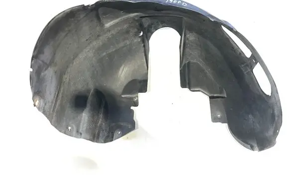 Front wheel arch liner splash guards