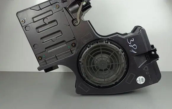 Alfa Romeo Stelvio Subwoofer speaker 900200B158