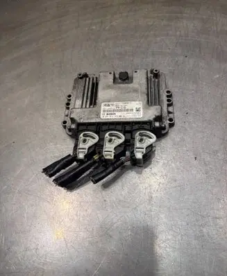 Ford Fiesta Engine control unit/module 8V2112A650PG E111002081
