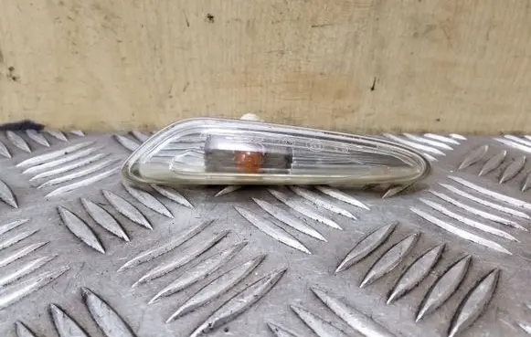 BMW X3 E83 Front fender indicator light