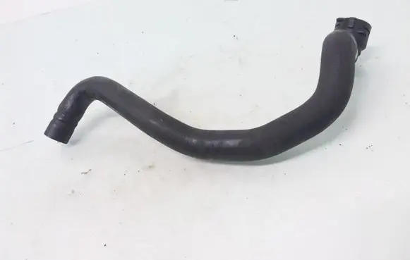 Volkswagen PASSAT B5.5 Engine coolant pipe/hose 8D0819373N