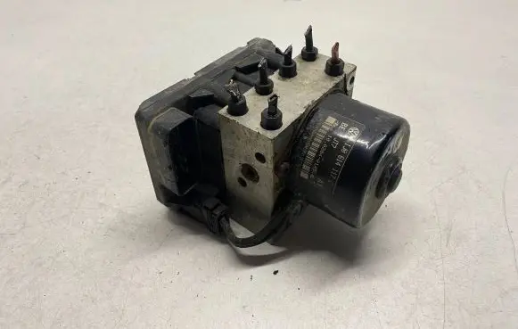 Audi A3 S3 8L ABS Pump 1J0907379G 10094903403 HLR981945E