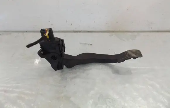 Citroen C3 Picasso Accelerator throttle pedal 9681383980