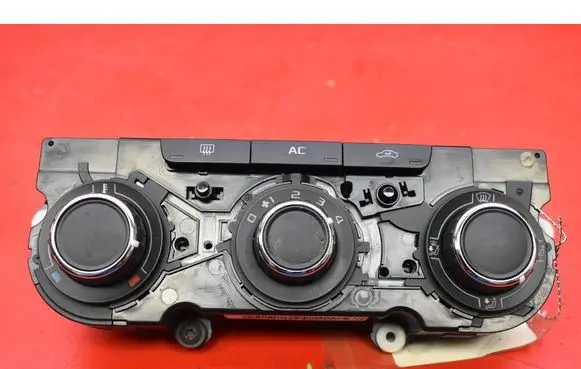 Skoda Octavia Mk2 (1Z) Climate control unit 3T0820047R