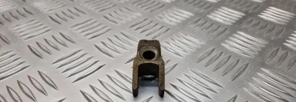 Volkswagen Golf IV Fuel Injector clamp holder 