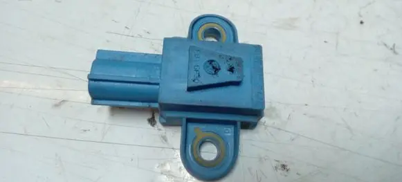 Volkswagen Golf Plus Airbag deployment crash/impact sensor 1K0955557A