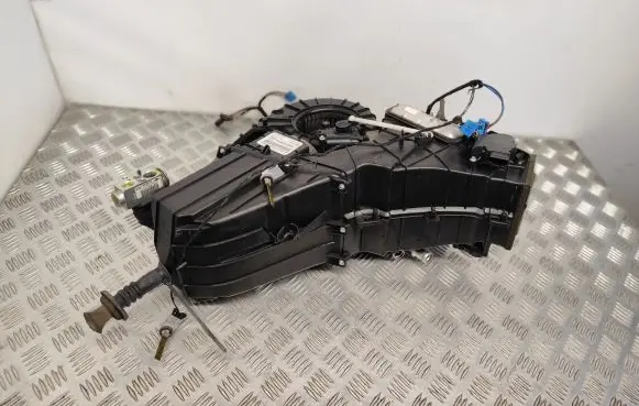 Audi Q7 4L Interior heater climate box assembly 4L0820004D