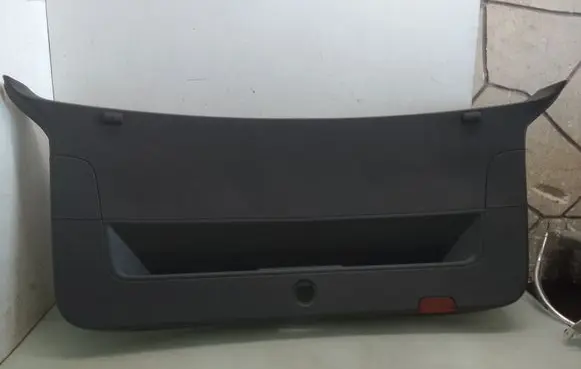 Volkswagen Golf Plus Tailgate/boot lid cover trim 5M0867601