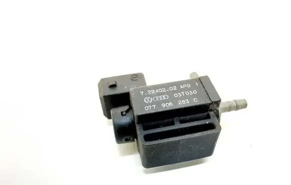 Volkswagen Touareg I Turbo solenoid valve 077906283