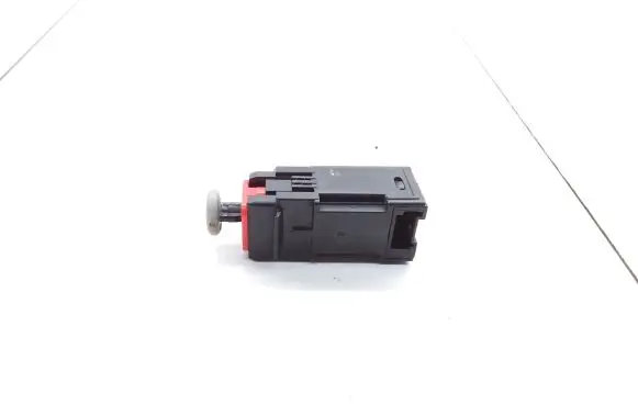 Opel Zafira B Brake pedal sensor switch 13299721 366172505