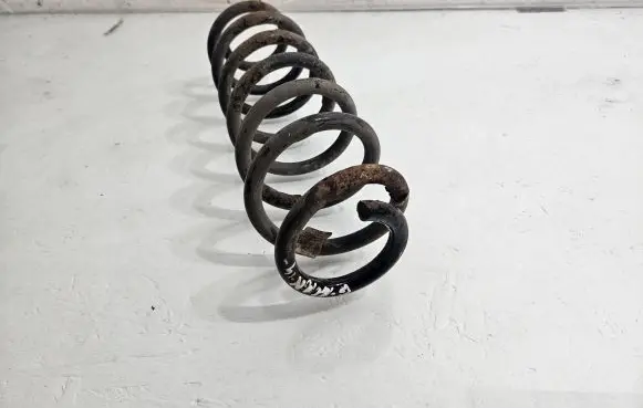 Seat Leon (5F) Rear coil spring 5Q0511115