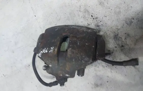 Volkswagen Touran I Front brake caliper