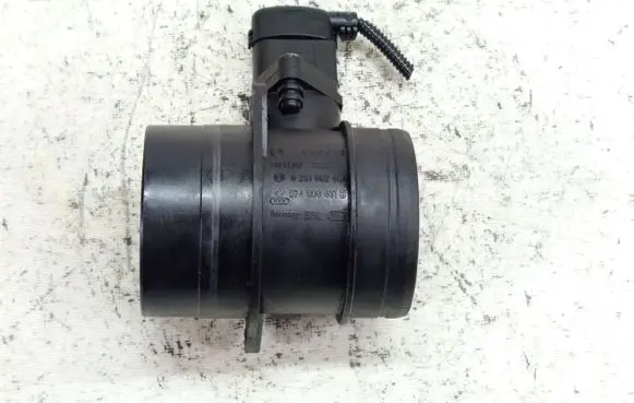 Volkswagen Touareg I Mass air flow meter 074906461B 0281002461