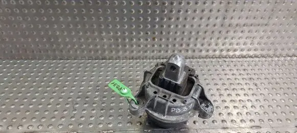 BMW 5 F10 F11 Engine mount vacuum valve 6868303