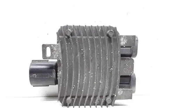 Volvo V70 Coolant fan relay 940009400