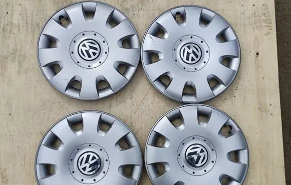 Volkswagen Touran I R15 wheel hub/cap/trim 1T0601147