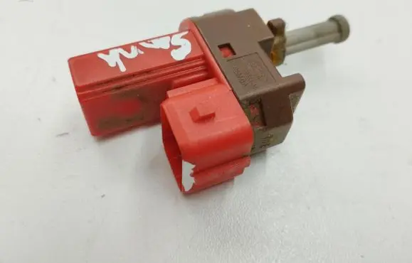 Clutch pedal sensor