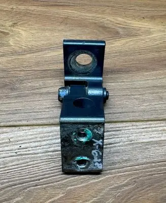 Skoda Octavia Mk2 (1Z) Rear door upper hinge 1Z0833401B