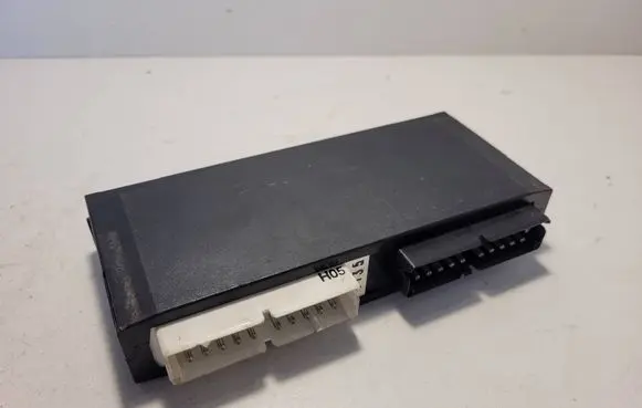 BMW 5 E34 Comfort/convenience module 61351379741 606140X01E 1379741