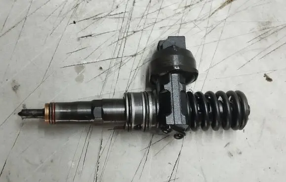 Audi A4 S4 B7 8E 8H Fuel injector 0414720314