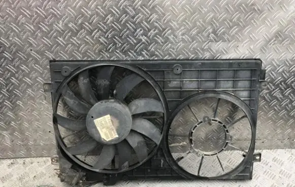 Toyota Yaris Radiator cooling fan shroud l2k000055e
