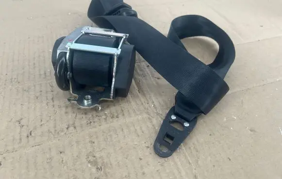 Renault Clio IV Front seatbelt 868850945R 10042014