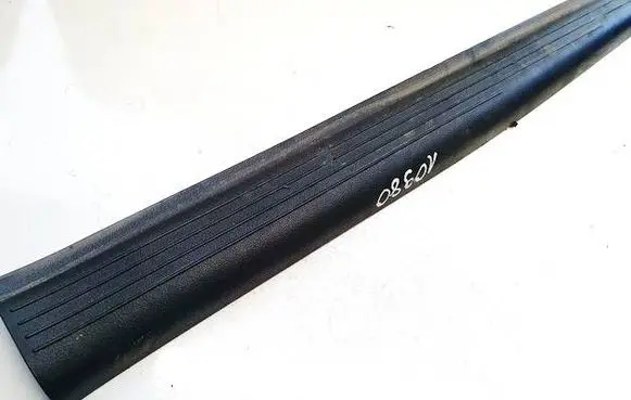 Front sill trim cover