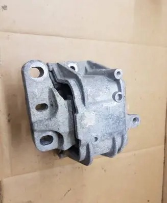 Volkswagen Eos Engine mount bracket 1K0199262K