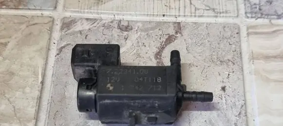 BMW 1 E81 E87 Vacuum valve 72234100 04T118 1742711