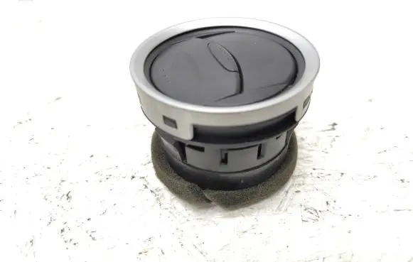 Ford Fiesta Dash center air vent grill