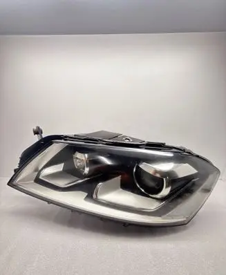 Volkswagen PASSAT B7 Headlight/headlamp 90005332 3AB941751