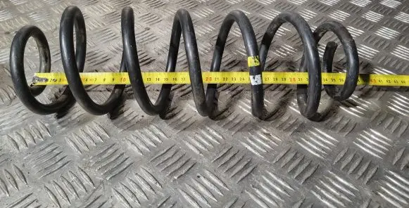 Volkswagen Golf V Rear coil spring