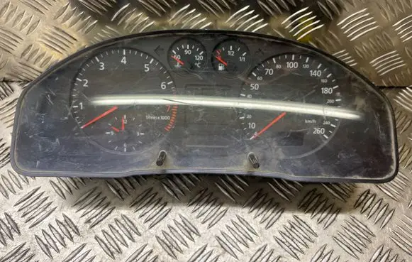 Audi A4 S4 B5 8D Speedometer (instrument cluster) 8D0919860G