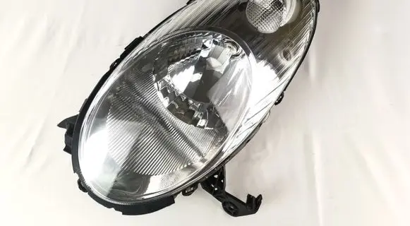Nissan Micra Headlight/headlamp 26060BC500 89900074 DHCRPL17
