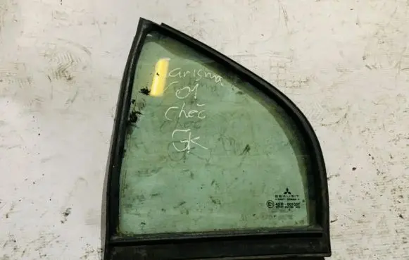 Mitsubishi Carisma Rear vent window glass 