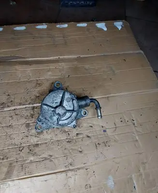 Renault Espace III Vacuum pump