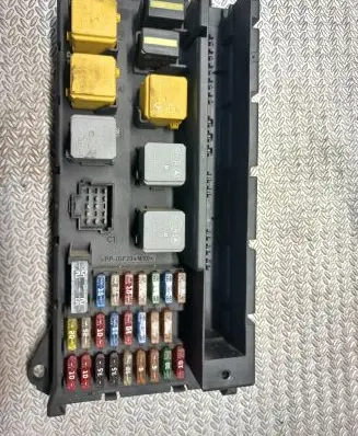 Volkswagen Crafter Fuse module 9065450201