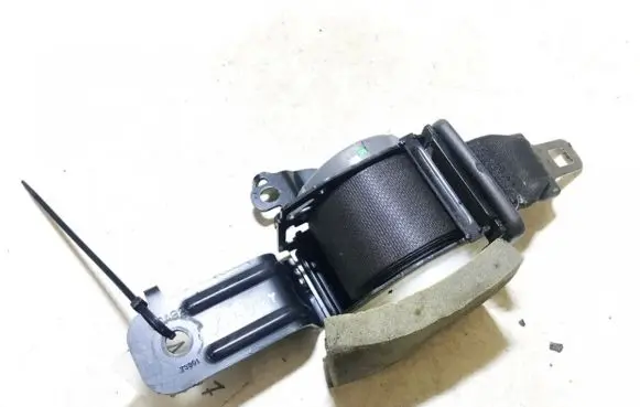 Mazda 6 Middle seatbelt (rear) 