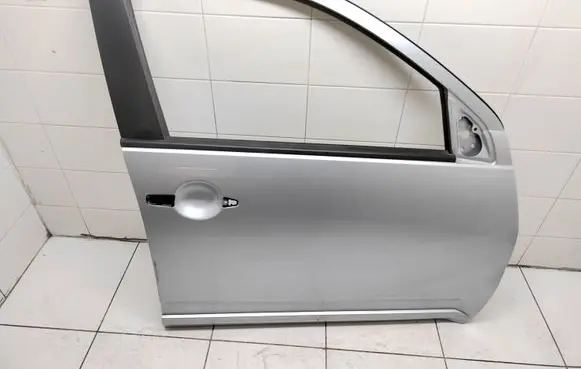 Mitsubishi Outlander Front door