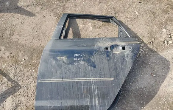 Mazda 3 I Rear door
