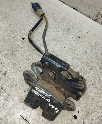 Toyota Corolla Verso AR10 Loading door lock 