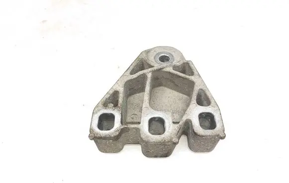 Volkswagen Transporter - Caravelle T5 Engine mounting bracket 7E0199207