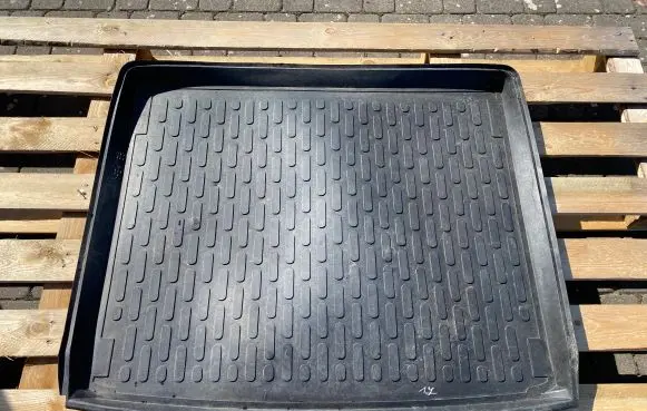 Mercedes-Benz E W211 Rubber trunk/boot mat liner B66648057