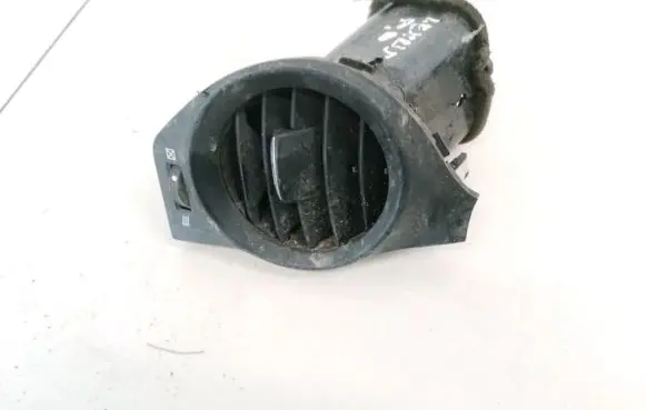 Lexus IS 220D-250-350 Dash center air vent grill 556605304