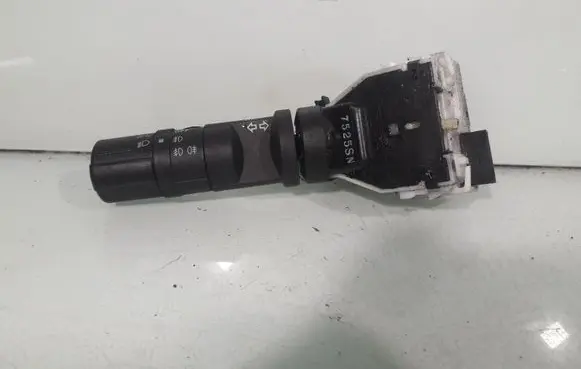Nissan Qashqai Indicator stalk 7525SN