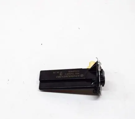 Mercedes-Benz Sprinter W907 W910 Aerial antenna amplifier A2139052803