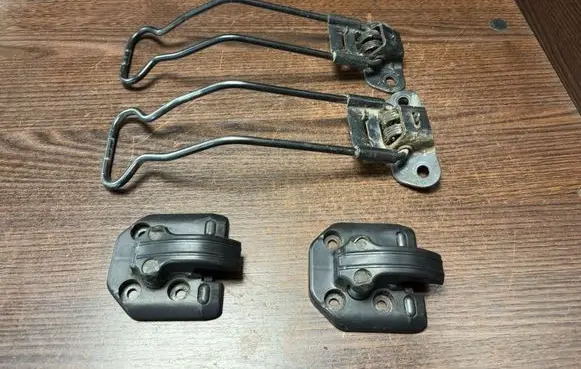 Renault Master II Rear door check strap stopper 8200080175 8200080173