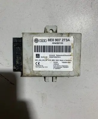 Audi A4 S4 B6 8E 8H Tire pressure control unit 8E0907273A H04S0130 00000700027614