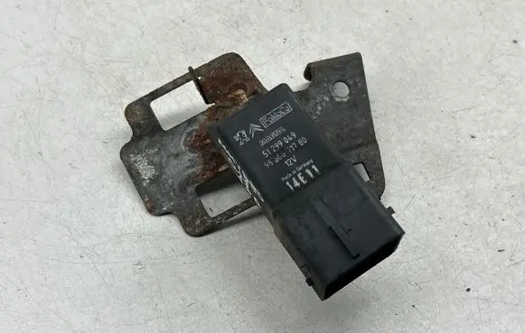 Glow plug pre-heat relay