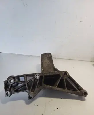 BMW 3 E46 Engine mounting bracket 6753225